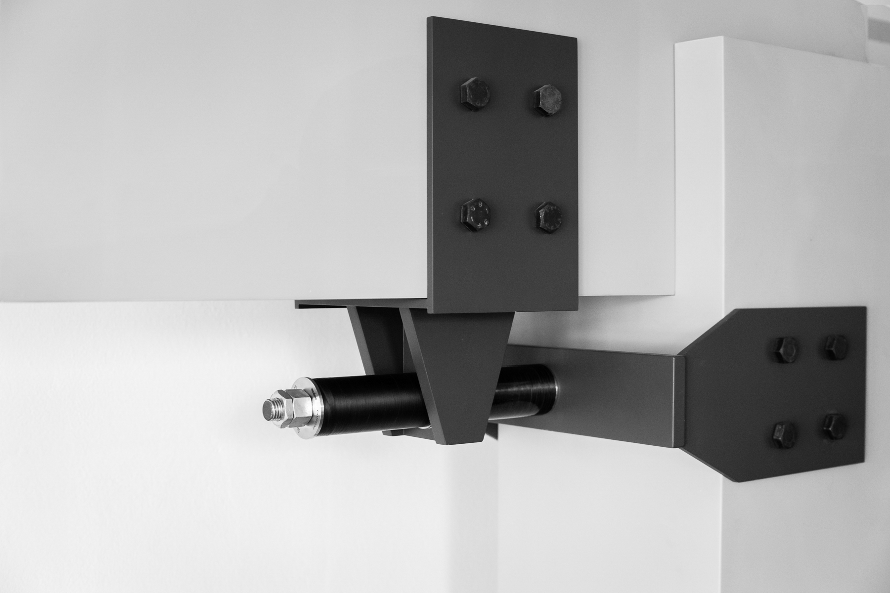 Dispositivo antisismico acciaio e fibra di carbonio Sismocell su nodo trave-pilastro